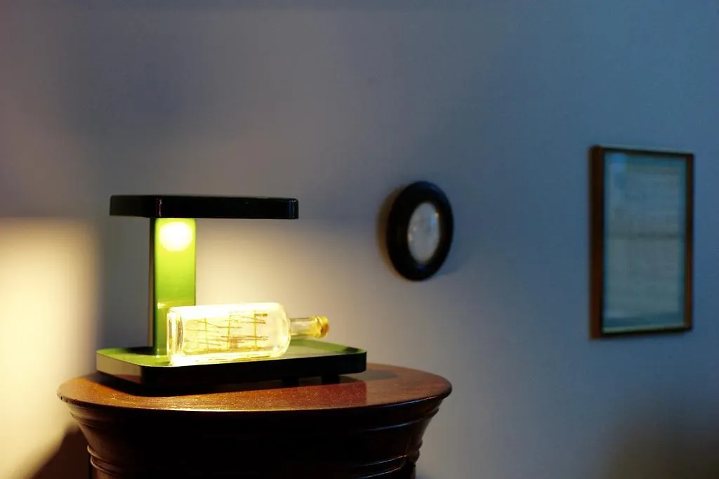 Bed & Breakfast Villa Du Square, Luxury Guest House Parigi